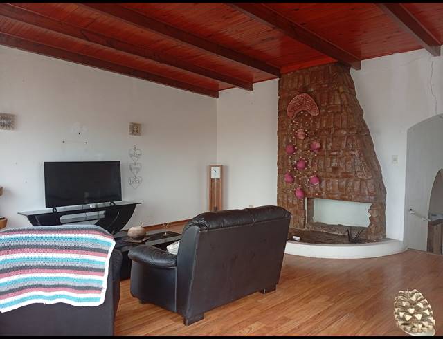 3 BEDROOM HOUSE FOR SALE IN MOUNTAIN VIEW